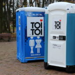 Piknik z okazji Światowego Dnia Toalet w kieleckim parku miejskim (19.11.2014) / Krzysztof Żołądek / Radio Kielce