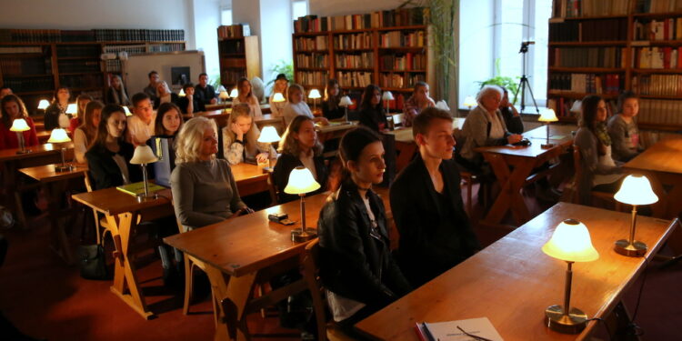 Biblioteka Pedagogiczna - 150 utworów na 150-lecie urodzin Stefana Żeromskiego / Krzysztof Żołądek / Radio Kielce