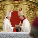 29.11.2014 Ingres bp. Jana Piotrowskiego w bazylice katedralnej. / Piotr Michalski / Radio Kielce