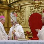 29.11.2014 Ingres bp. Jana Piotrowskiego w bazylice katedralnej. / Piotr Michalski / Radio Kielce