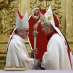 29.11.2014 Ingres bp. Jana Piotrowskiego w bazylice katedralnej. / Piotr Michalski / Radio Kielce