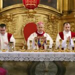 29.11.2014 Ingres bp. Jana Piotrowskiego w bazylice katedralnej. / Piotr Michalski / Radio Kielce