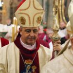 29.11.2014 Ingres bp. Jana Piotrowskiego w bazylice katedralnej. / Piotr Michalski / Radio Kielce