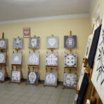 21.11.2014 Kielce. Dramat wolności - wystawa prac wielkoformatowych na murach Aresztu Śledczego w Kielcach. / Wojciech Habdas / Radio Kielce