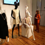 13.11.2014 Kielce. Wernisaż wystawy „Śniadanie u Tiffany’ego – moda jak biżuteria”. / Wojciech Habdas / Radio Kielce