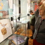 13.11.2014 Kielce. Wernisaż wystawy „Śniadanie u Tiffany’ego – moda jak biżuteria”. / Wojciech Habdas / Radio Kielce