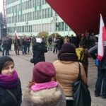 22.11.2014 Manifestacja Nowej Prawicy przed Świętokrzyskim Urzędem Wojewódzkim / Paweł Klepka / Radio Kielce