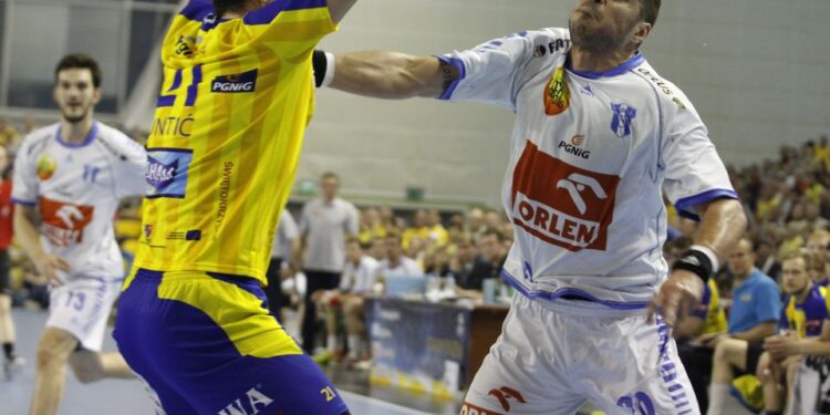 Drugi meczu finału play-off PGNiG Superligi piłkarzy ręcznych: Vive Targi Kielce - Orlen Wisła Płock / Kamil Król / Radio Kielce