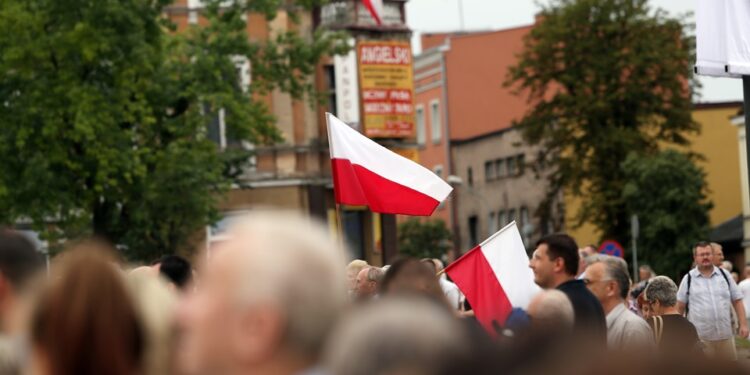 Odsłonięcie pomnika Marszałka Józefa Piłsudskiego widziane z Placu Wolności / Stanisław Blinstrub / Radio Kielce