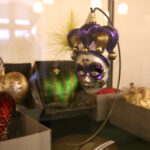 Niezwykła wystawa bombek w BWA (2 grudnia 2014 r.) / Piotr Michalski / Radio Kielce