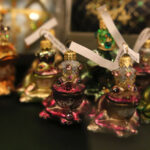 Niezwykła wystawa bombek w BWA (2 grudnia 2014 r.) / Piotr Michalski / Radio Kielce