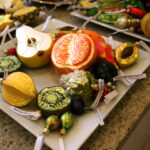 Niezwykła wystawa bombek w BWA (2 grudnia 2014 r.) / Piotr Michalski / Radio Kielce