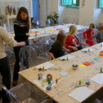 Warsztaty robienia bombek i ozdób świątecznych w Muzeum Narodowym w Kielcach (20.12.2014) / Krzysztof Żołądek / Radio Kielce