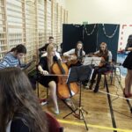 19.12.2014 Wspólne kolędowanie w 4 Liceum Ogólnokształcącym / Stanisław Blinstrub / Radio Kielce