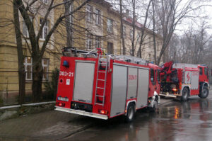 8.12.2014 Kielce. Alarm bombowy w szpitalu przy Ogrodowej. / Krzysztof Żołądek / Radio Kielce