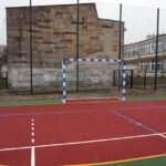 8.12.2014 Kielce. Przy gimnazjum nr 3 w Kielcach oficjalnie otwarto nowe boiska do gry w piłkę ręczną, koszykówkę, siatkówkę oraz tenisa ziemnego. / Kamil Król / Radio Kielce