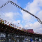 Na budowanym wiadukcie przy ulicy Piekoszowskiej wylano beton / Kamil Król / Radio Kielce