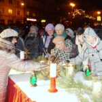 Spotkanie wigilijne na ostrowieckim Rynku / Teresa Czajkowska / Radio Kielce