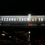 Pociąg TLK Kinga z Krakowa do Warszawy, odjeżdżający w niedzielę Kielc o 16.56, często jest zatłoczony / Kamil Król / Radio Kielce