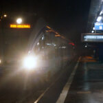 Pociąg TLK Kinga z Krakowa do Warszawy, odjeżdżający w niedzielę Kielc o 16.56, często jest zatłoczony / Kamil Król / Radio Kielce