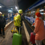 Pociąg TLK Kinga z Krakowa do Warszawy, odjeżdżający w niedzielę Kielc o 16.56, często jest zatłoczony / Kamil Król / Radio Kielce