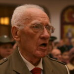 Biskup kielecki Jan Piotrowski przekazał harcerzom Betlejemskie Światło Pokoju / Kamil Król / Radio Kielce