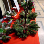 5.12.2014 Kielce. Niezwykłe ozdoby na świątecznym kiermaszu / Stanisław Blinstrub / Radio Kielce