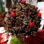 5.12.2014 Kielce. Niezwykłe ozdoby na świątecznym kiermaszu / Stanisław Blinstrub / Radio Kielce