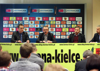 30.12.2014 Kielce Konferencja prasowa Klubu sportowego korona Kielce SA / Stanisław Blinstrub / Radio Kielce