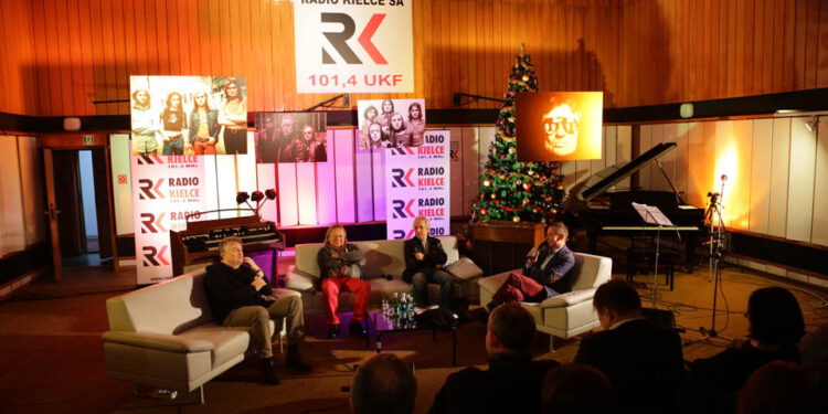 17.12.2014 Kielce. Spotkanie z Budką Suflera w studiu Gram Radia Kielce. / Wojciech Habdas / Radio Kielce