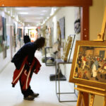 6.12.2014 Kielce. Mikołajkowa giełda prac plastycznych / Wojciech Habdas / Radio Kielce