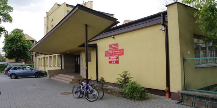 Zespół Szkół Ogólnokształcących nr 6 w Kielcach, Gimnazjum nr 6 w Kielcach, Szkoła Podstawowa nr 15 / Wojciech Habdas / Radio Kielce