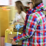 13.12.2014 Kielce. Sztab Szlachetnej  Paczki w IV LO. / Wojciech Habdas / Radio Kielce