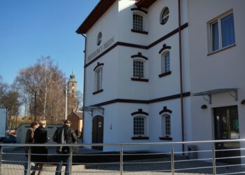 W Opatowie otwarto pierwszy w tym mieście i w powiecie hotel. Mieści się w mającym ponad 100 lat budynku dawnego młyna. / Teresa Czajkowska / Radio Kielce