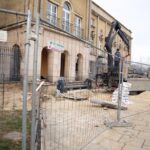 03.12.2014 Remont WDK - od strony ul. Ściegiennego trwa ponowne układanie granitowych schodów / Stanisław Blinstrub / Radio Kielce