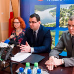 Konferencja prasowa prezydenta Skarżyska Konrada Kroniga dotycząca planów likwidacji szkół w mieście / Mariusz Busiek / skarzysko24.pl