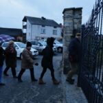 Protest przed kościołem w Gowarczowie (12 stycznia 2014) / Wojciech Habdas / Radio Kielce