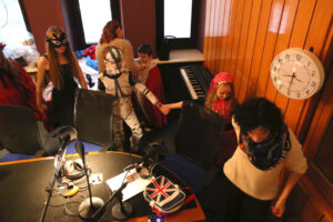 Stroje na bal karnawałowy (4 stycznia 2014) / Piotr Michalski / Radio Kielce