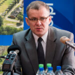 Konferencja prasowa prezydenta Skarżyska Konrada Kroniga dotycząca planów likwidacji szkół w mieście / Mariusz Busiek / skarzysko24.pl