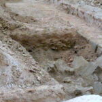 Podczas remontu posadzki w bazylice na Świętym Krzyżu archeologowie odkryli ślady trzech świątyń / Krzysztof Żołądek / Radio Kielce