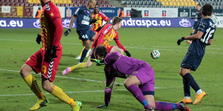 Pogoń Szczecin - Korona Kielce 2:0 (1:0) (6 grudnia 2014) / Krzysztof Żołądek / Radio Kielce