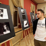 30.1.2015 Kielce. Wystawa Moniki Tokarczyk "Marionetki nieświadomości" w DK Zameczek. / Wojciech Habdas / Radio Kielce