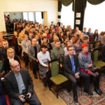 Stypendia i nagrody dla zdolnych uczniów oraz studentów wręczono w Domu Środowisk Twórczych w Kielcach. Wśród nagrodzonych są laureaci Świętokrzyskiego Matematycznego Maratonu Maturalnego, zwycięzcy konkursu na esej dotyczący dorastania, a także laureaci „Grantów”. / Wojciech Habdas / Radio Kielce