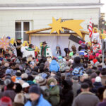 Ulicami Kielc przeszły orszaki królewskie. / Wojciech Habdas / Radio Kielce