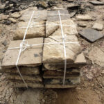 13.1.2015 Św. Krzyż. Trwają prace renowacyjne bazyliki mniejszej. Do marca br. zostanie odrestaurowana zabytkowa posadzka w kościele i kruchcie, zostanie poddany konserwacji ołtarz, zabytkowe tabernakulum i figury aniołów. / Wojciech Habdas / Radio Kielce