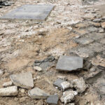 13.1.2015 Św. Krzyż. Trwają prace renowacyjne bazyliki mniejszej. Do marca br. zostanie odrestaurowana zabytkowa posadzka w kościele i kruchcie, zostanie poddany konserwacji ołtarz, zabytkowe tabernakulum i figury aniołów. / Wojciech Habdas / Radio Kielce