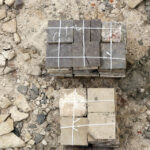 13.1.2015 Św. Krzyż. Trwają prace renowacyjne bazyliki mniejszej. Do marca br. zostanie odrestaurowana zabytkowa posadzka w kościele i kruchcie, zostanie poddany konserwacji ołtarz, zabytkowe tabernakulum i figury aniołów. / Wojciech Habdas / Radio Kielce