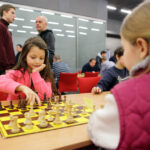 17.1.2015 Kielce. Blisko 90 zawodniczek i zawodników bierze udział w Międzynarodowym Turnieju Szachowym  o Grand Prix Gór Świętokrzyskich, który odbywa się w Centrum Kongresowym Targów Kielce. / Wojciech Habdas / Radio Kielce