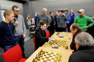 17.1.2015 Kielce. Blisko 90 zawodniczek i zawodników bierze udział w Międzynarodowym Turnieju Szachowym  o Grand Prix Gór Świętokrzyskich, który odbywa się w Centrum Kongresowym Targów Kielce. / Wojciech Habdas / Radio Kielce