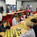 17.1.2015 Kielce. Blisko 90 zawodniczek i zawodników bierze udział w Międzynarodowym Turnieju Szachowym  o Grand Prix Gór Świętokrzyskich, który odbywa się w Centrum Kongresowym Targów Kielce. / Wojciech Habdas / Radio Kielce